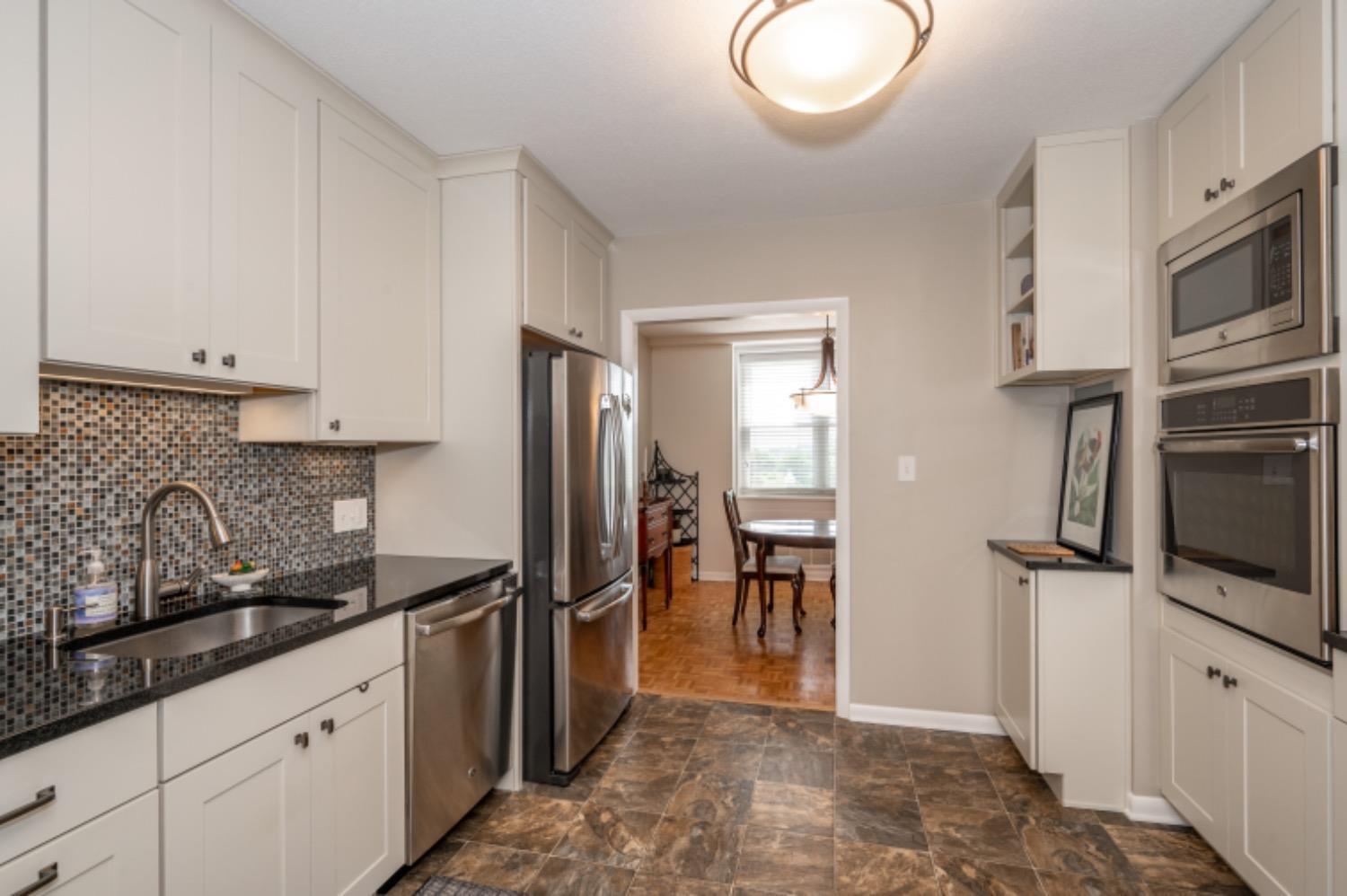 2444 Madison Road 512