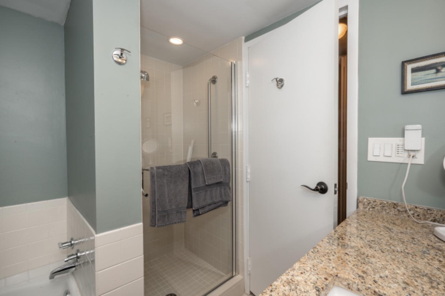 2444 Madison Road 512