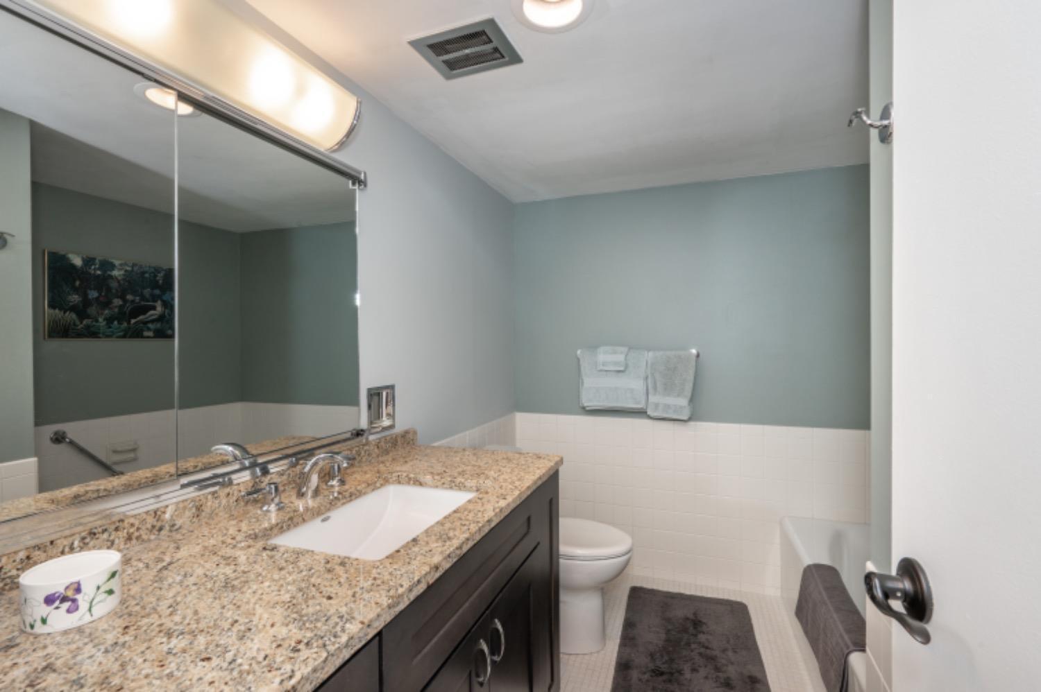 2444 Madison Road 512