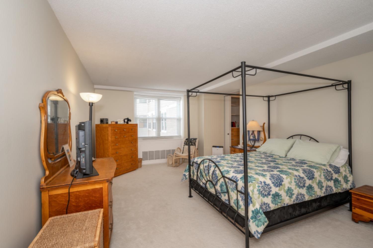 2444 Madison Road 512