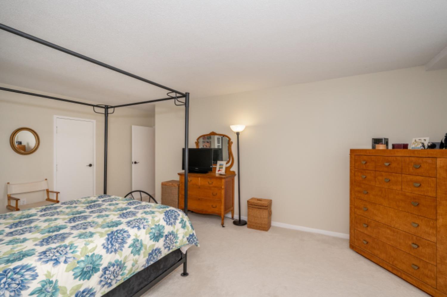 2444 Madison Road 512