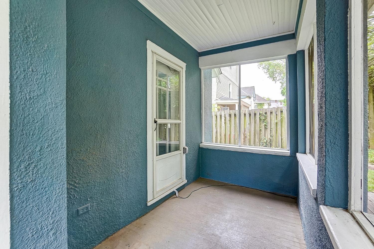 3877 Mt Vernon Avenue
