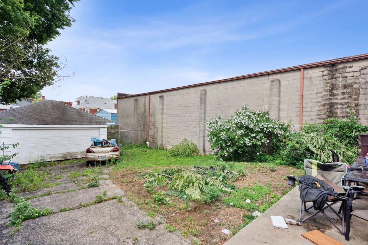 2115 Quatman Avenue