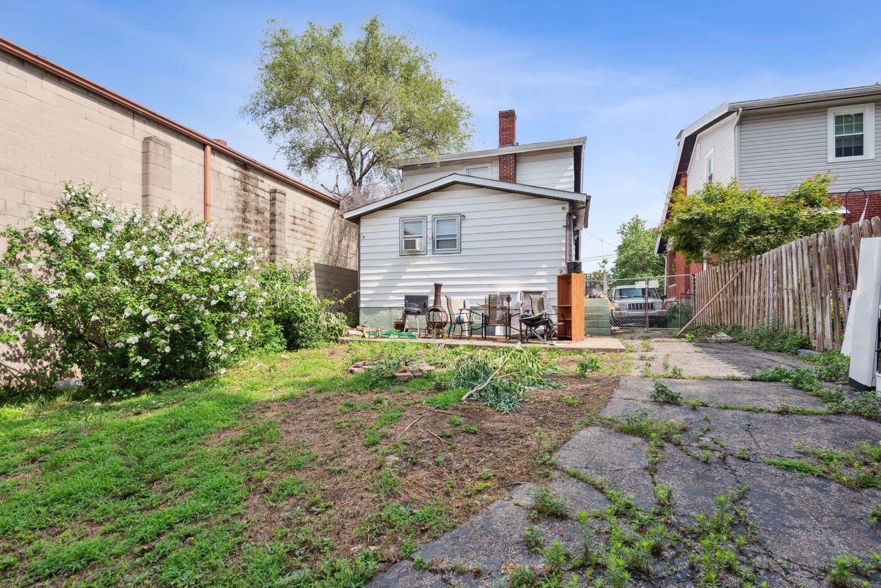 2115 Quatman Avenue