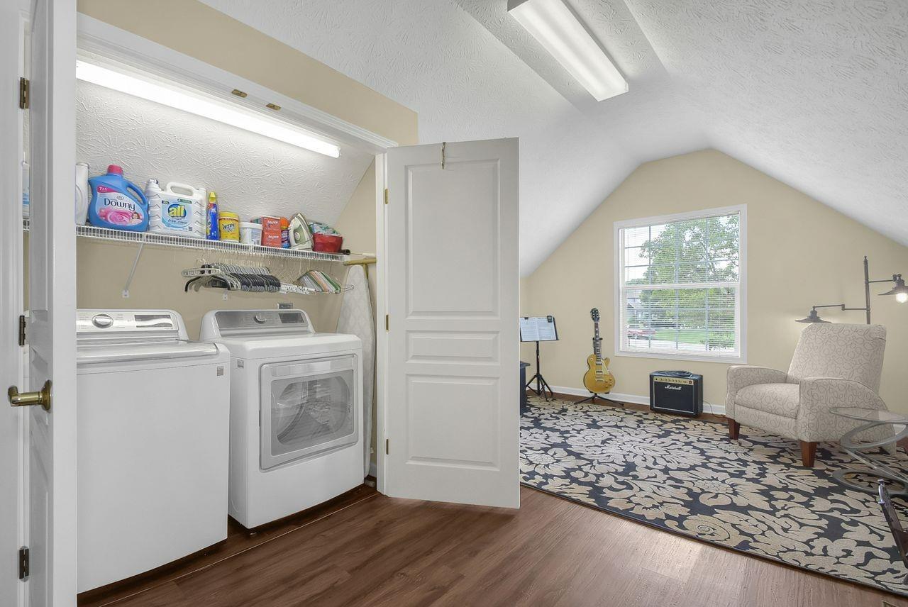 1600 Sunnington Grove