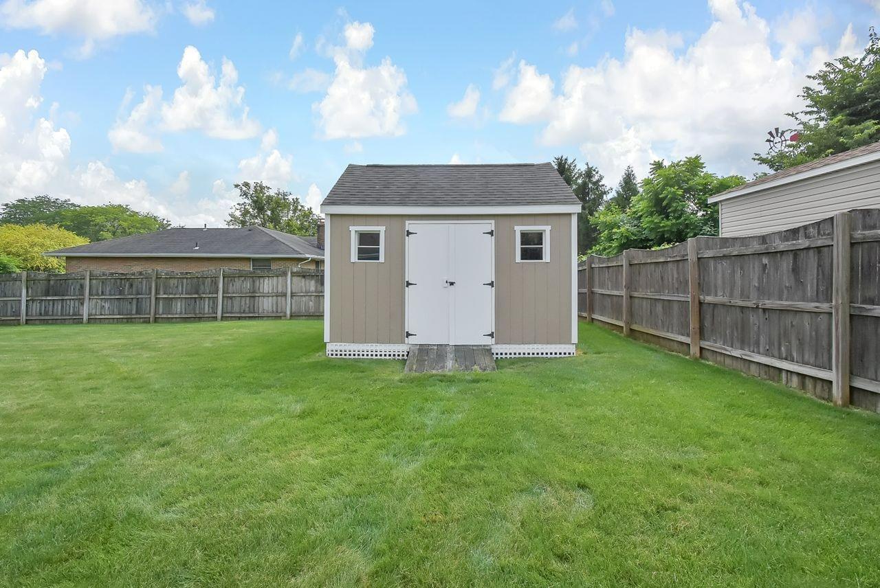 1600 Sunnington Grove