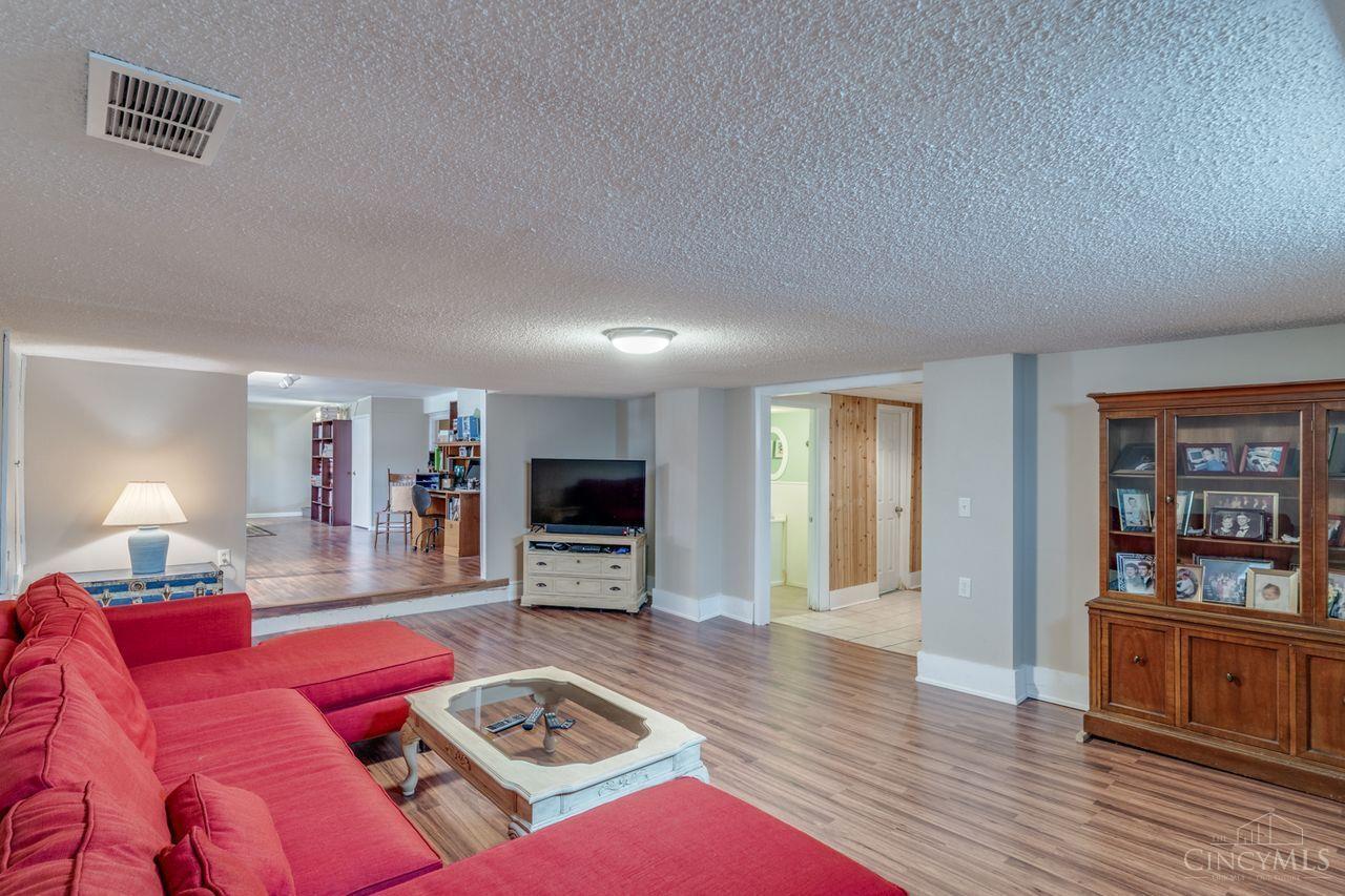 3844 Floral Avenue