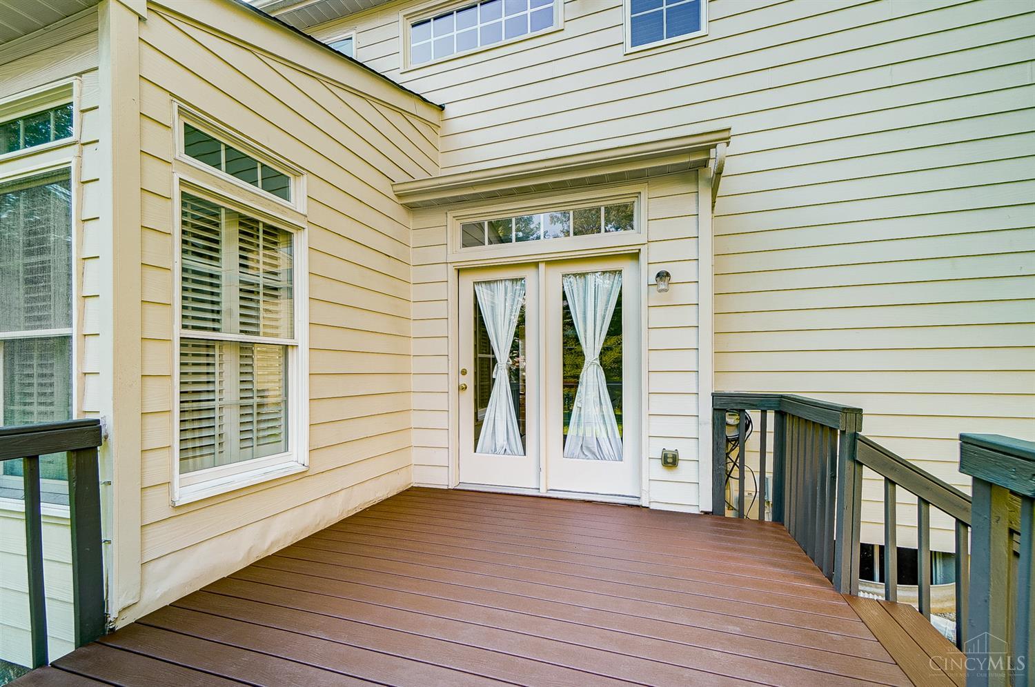 5323 Wandering Way