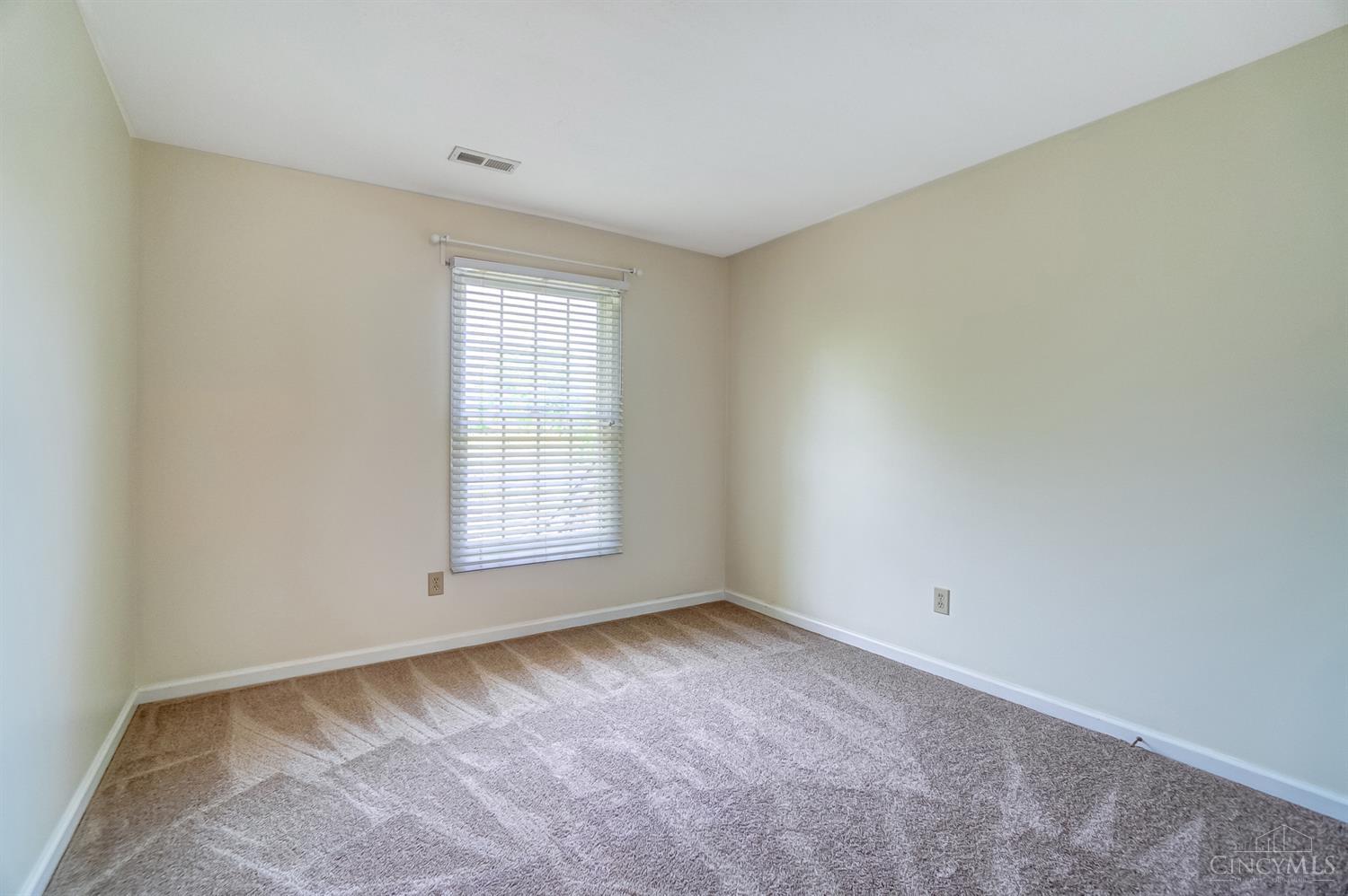 5323 Wandering Way