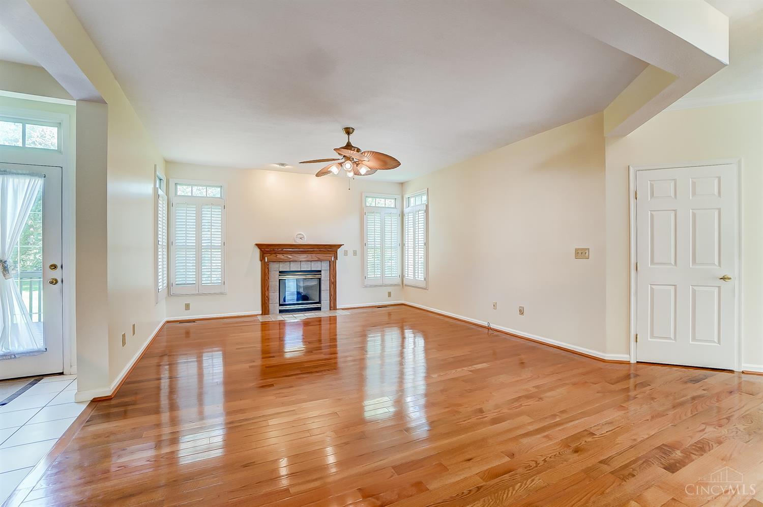 5323 Wandering Way
