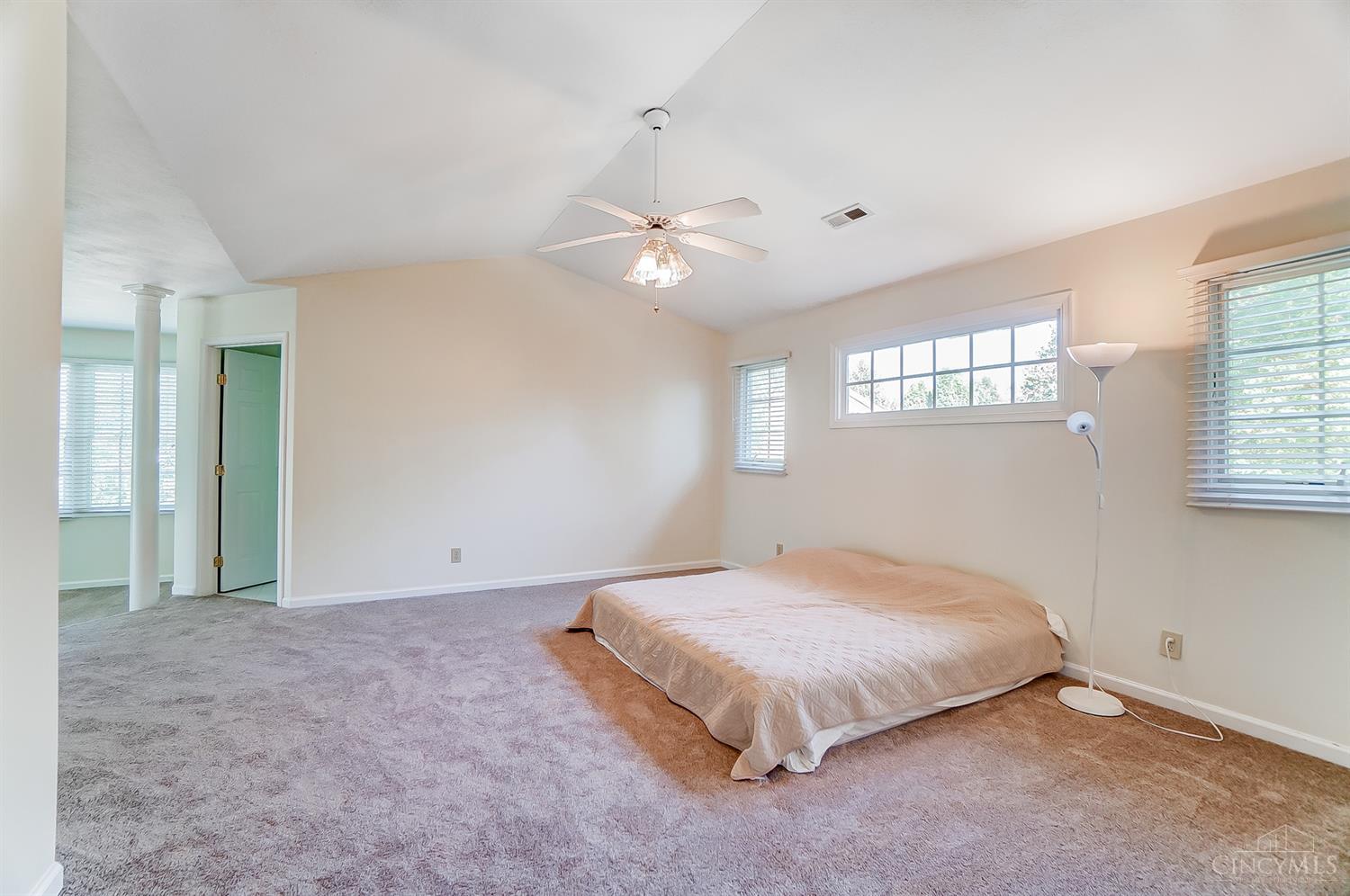 5323 Wandering Way
