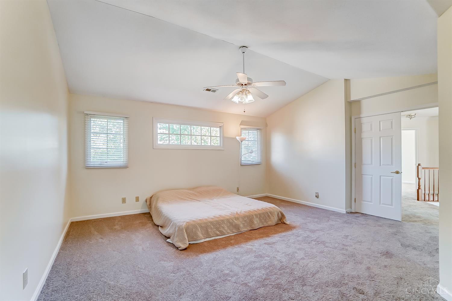 5323 Wandering Way