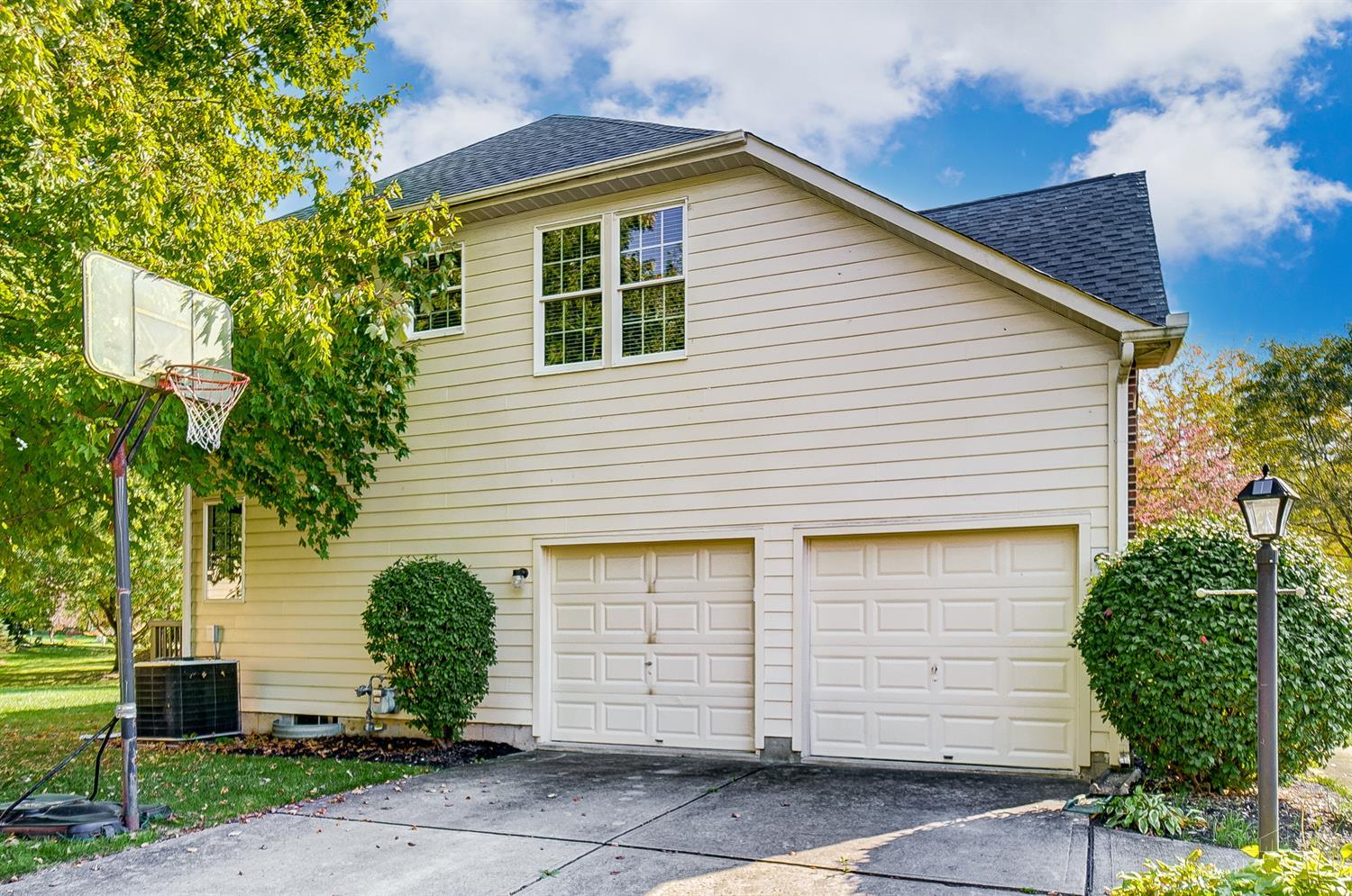 5323 Wandering Way