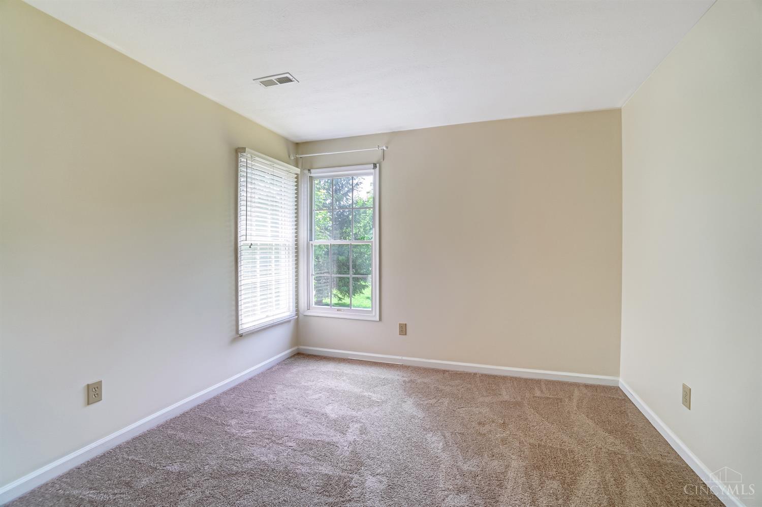 5323 Wandering Way