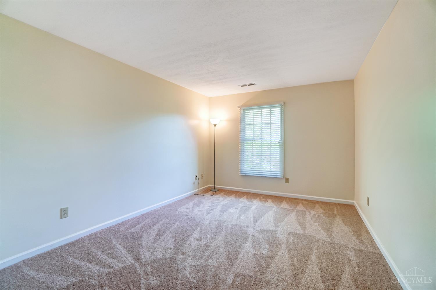 5323 Wandering Way