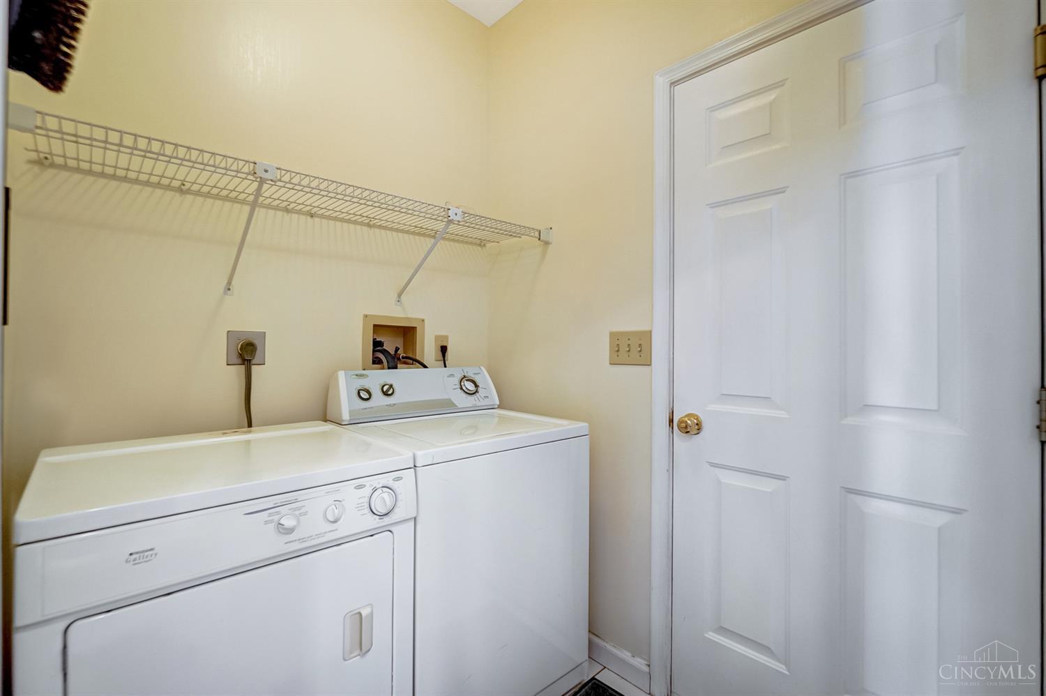 5323 Wandering Way