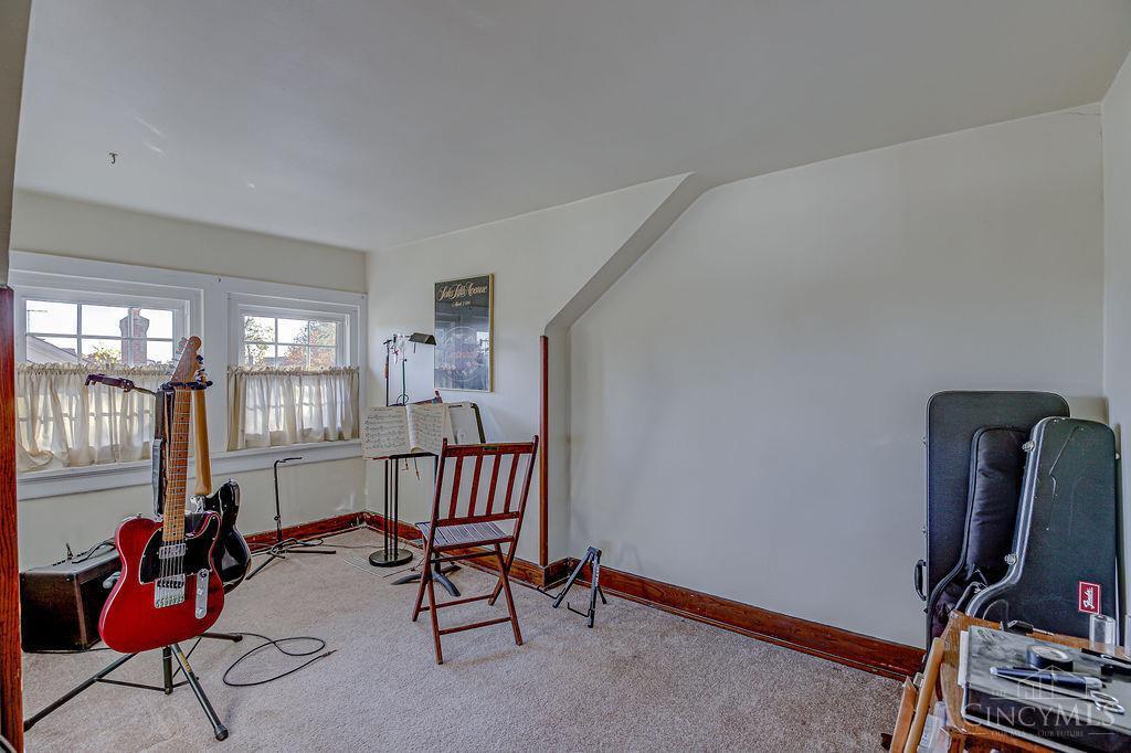 1039 Overlook Avenue