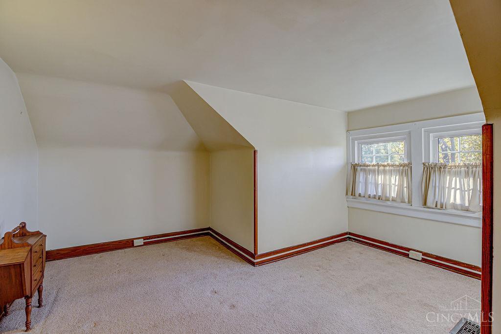 1039 Overlook Avenue