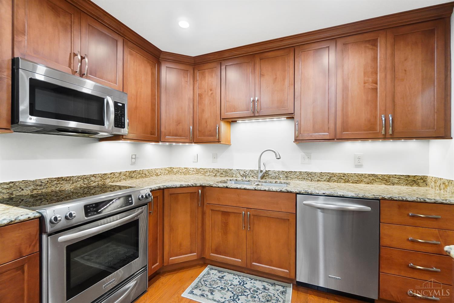 9005 Symmes Knoll Court