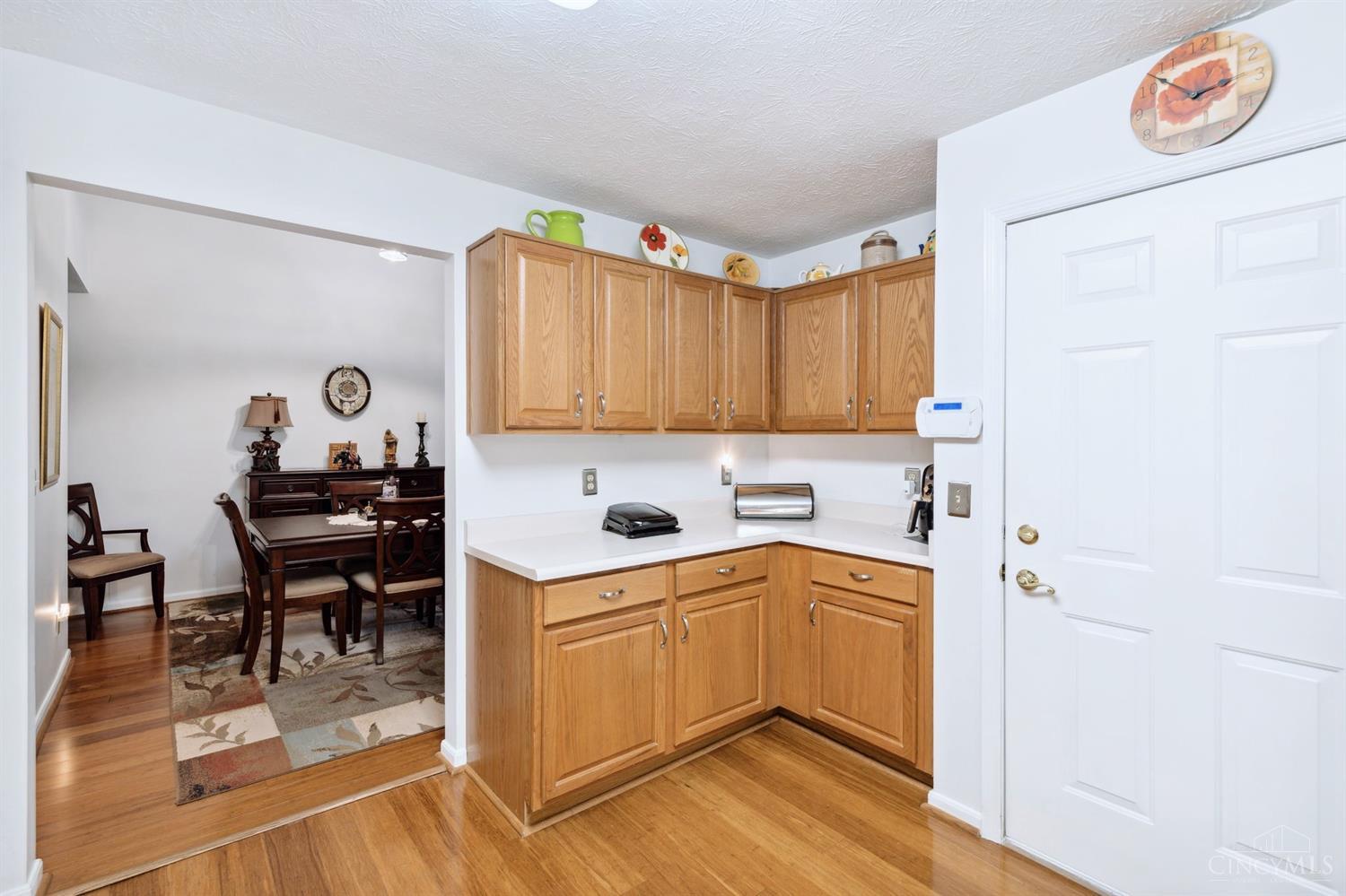 5113 N Bend