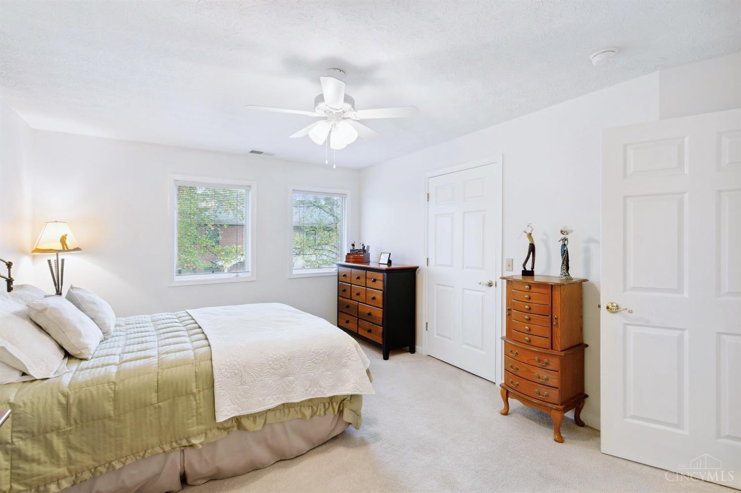 5113 N Bend