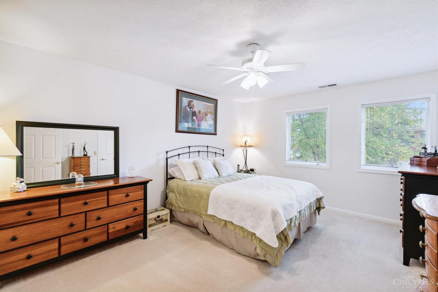 5113 N Bend