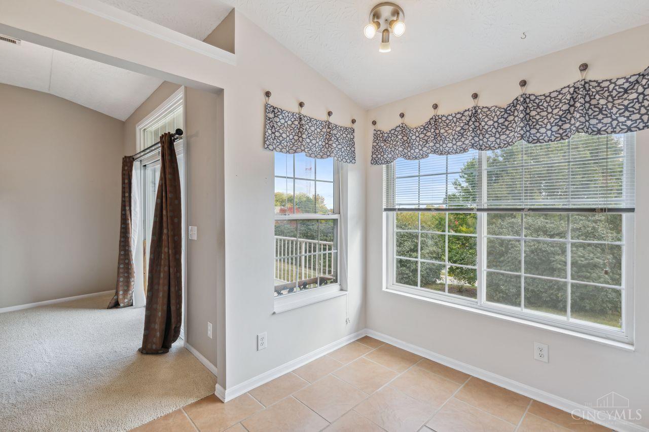6239 Lakesprings Drive