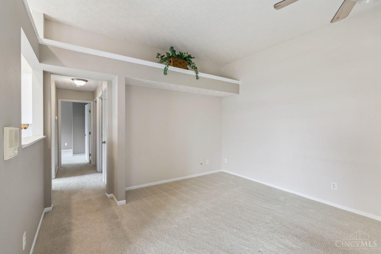 6239 Lakesprings Drive