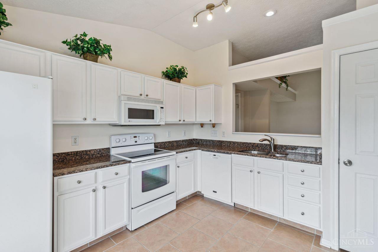 6239 Lakesprings Drive