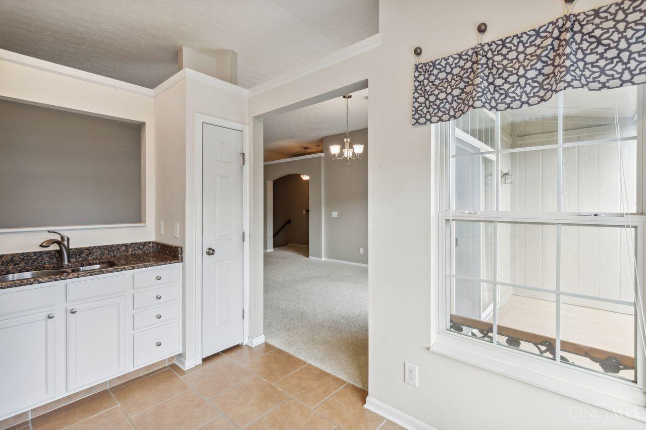 6239 Lakesprings Drive