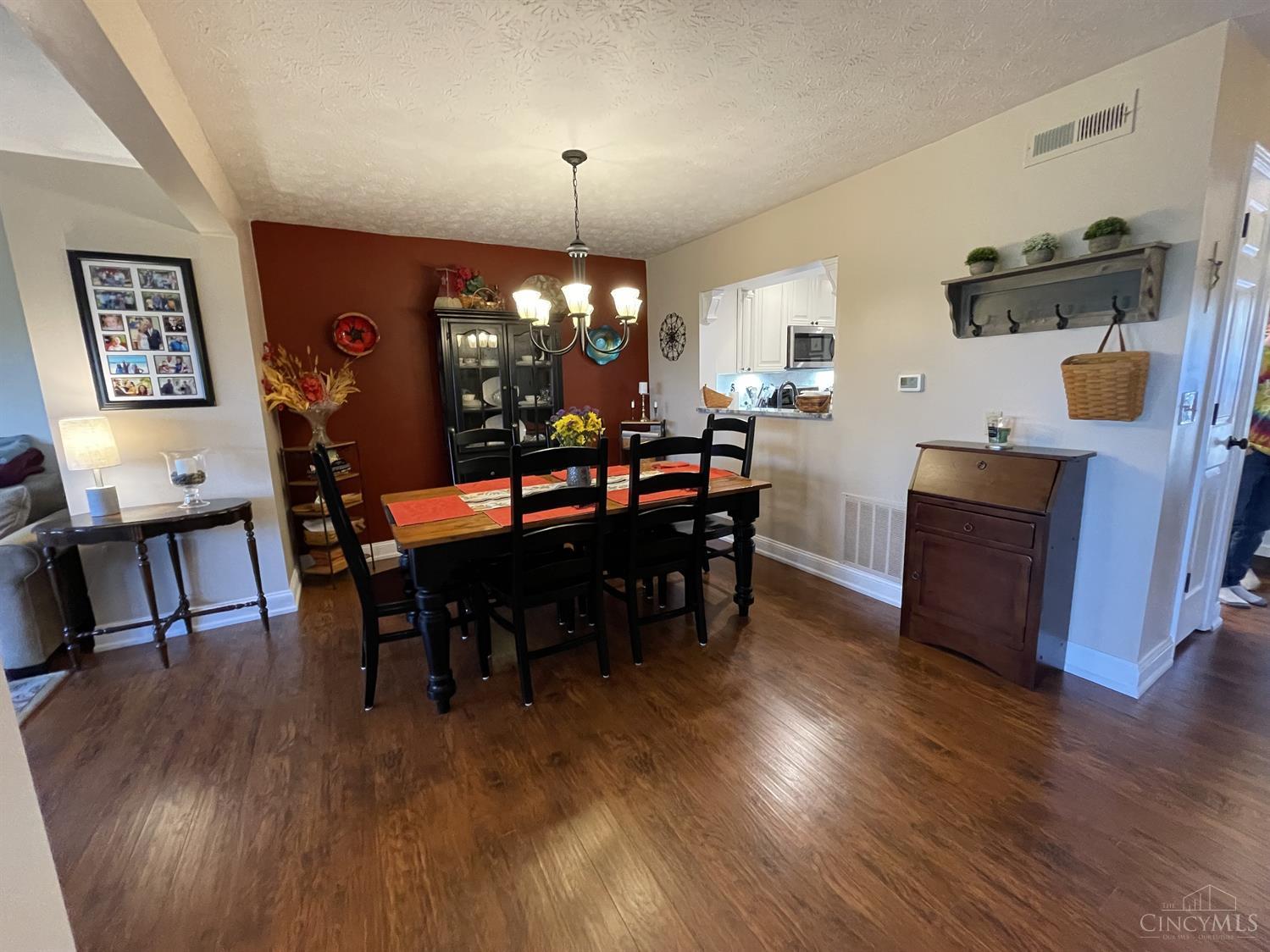 1732 Emerald Glade Lane