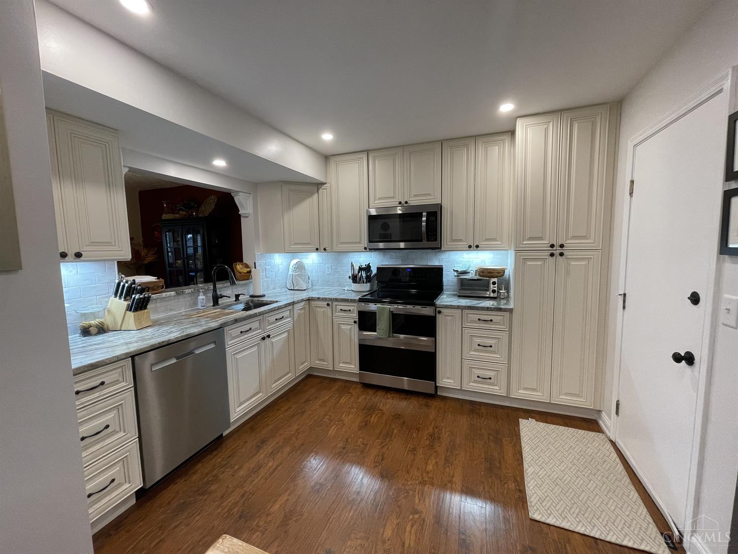 1732 Emerald Glade Lane
