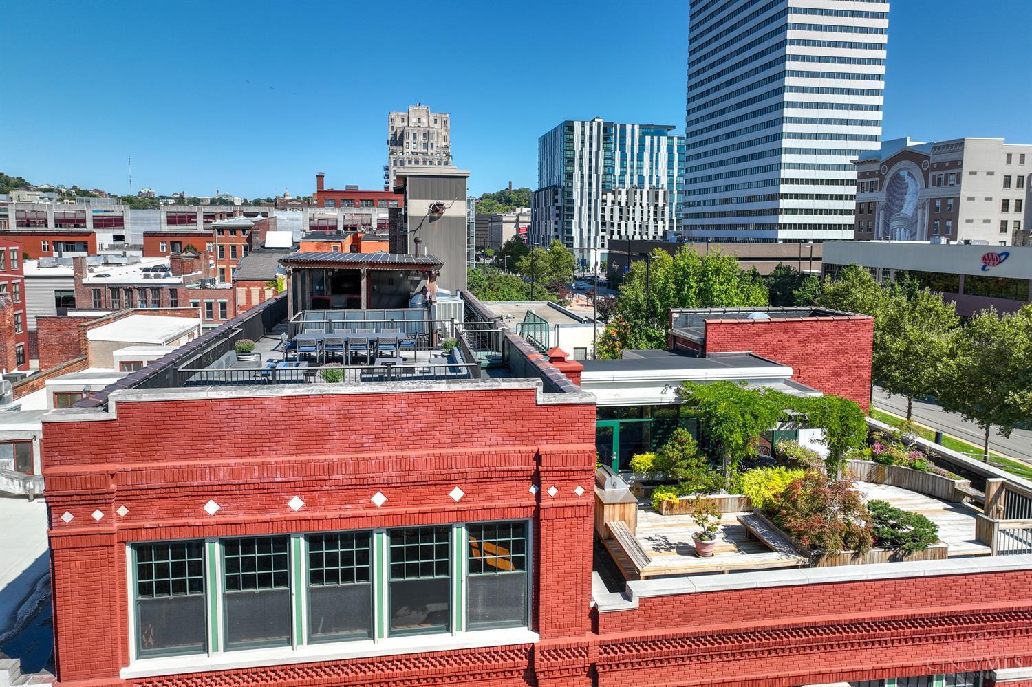 28 W Central Parkway