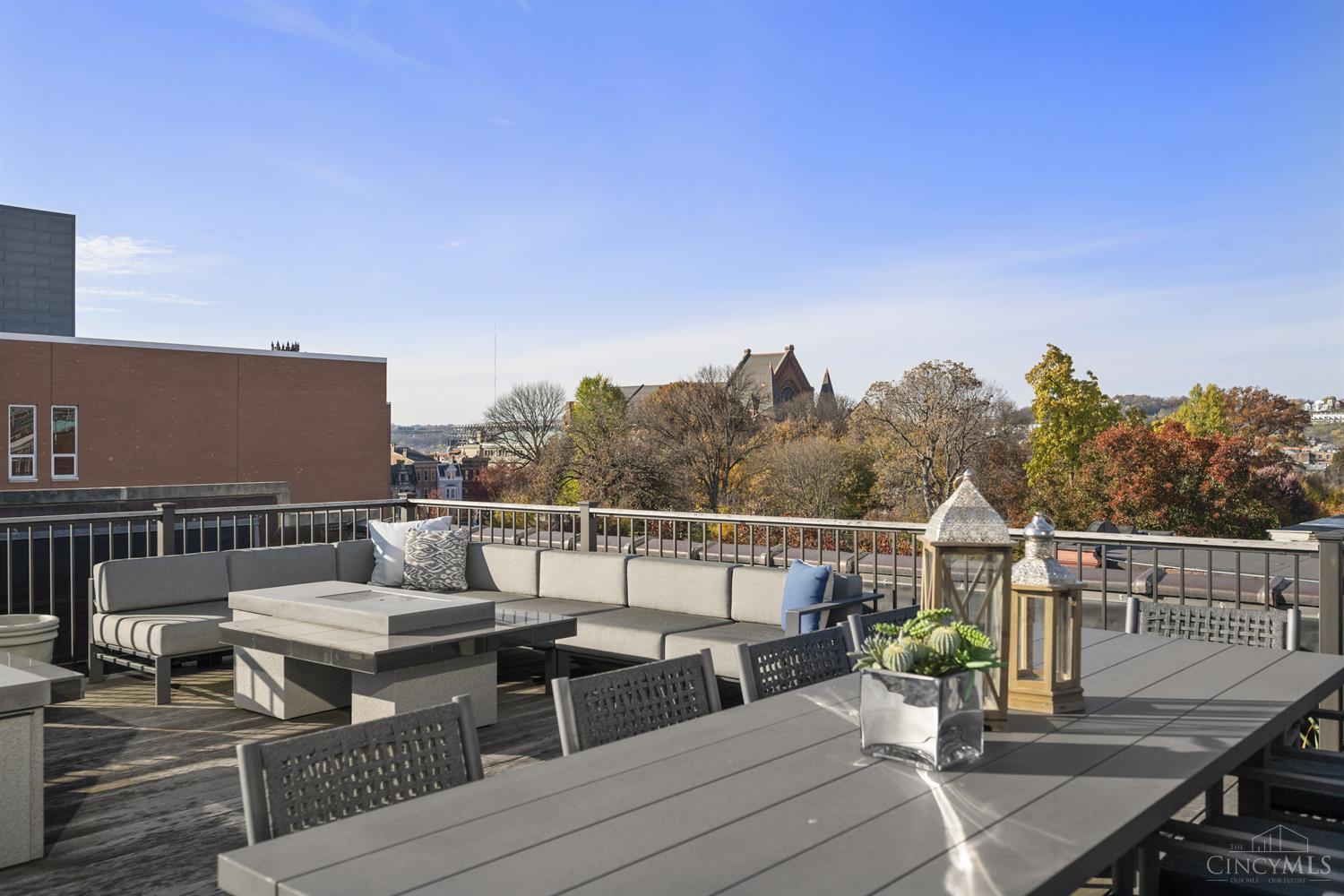 28 W Central Parkway