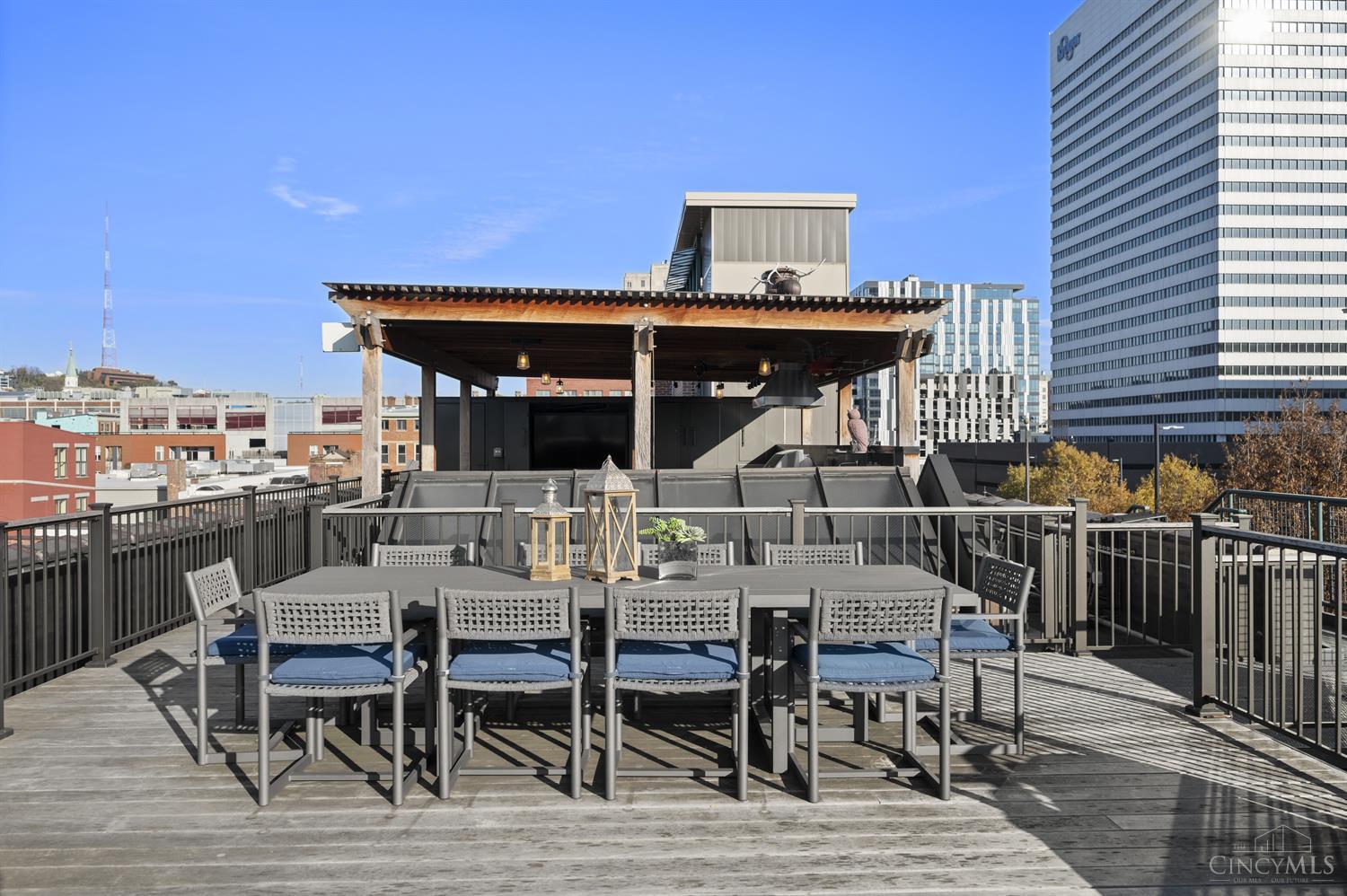 28 W Central Parkway