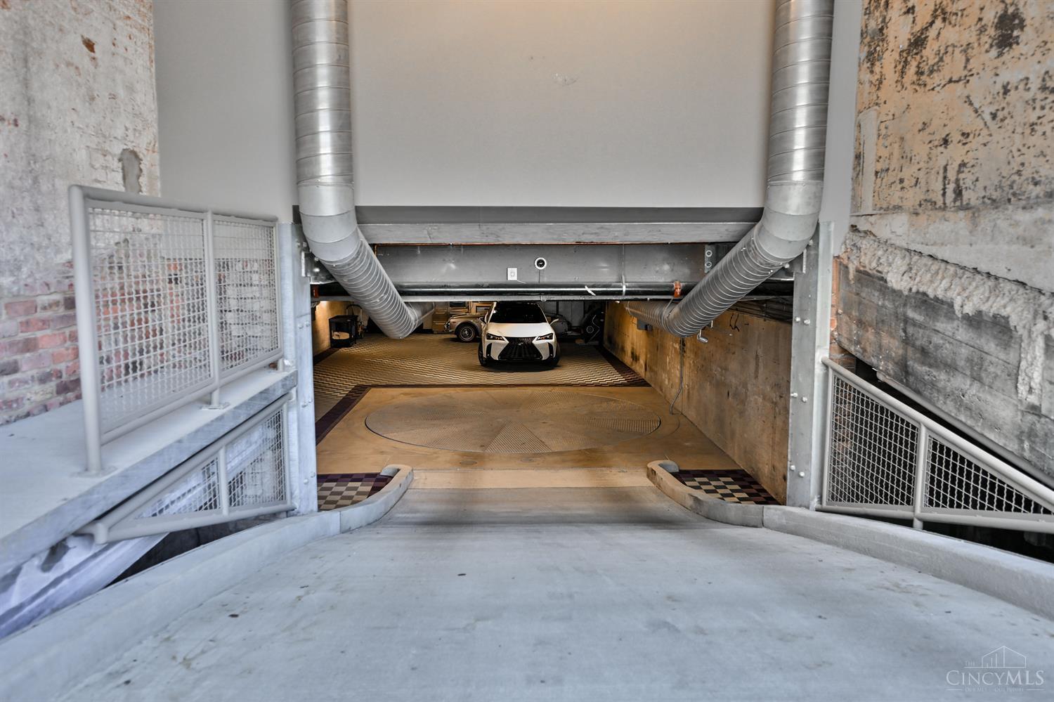28 W Central Parkway