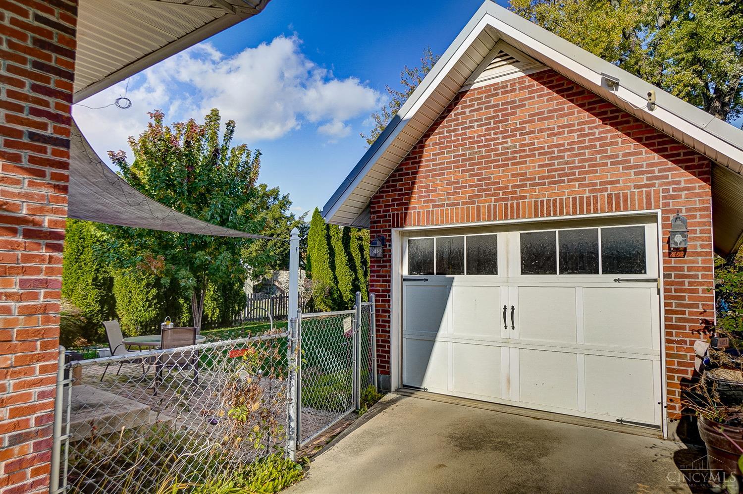 2726 Silverleaf Avenue