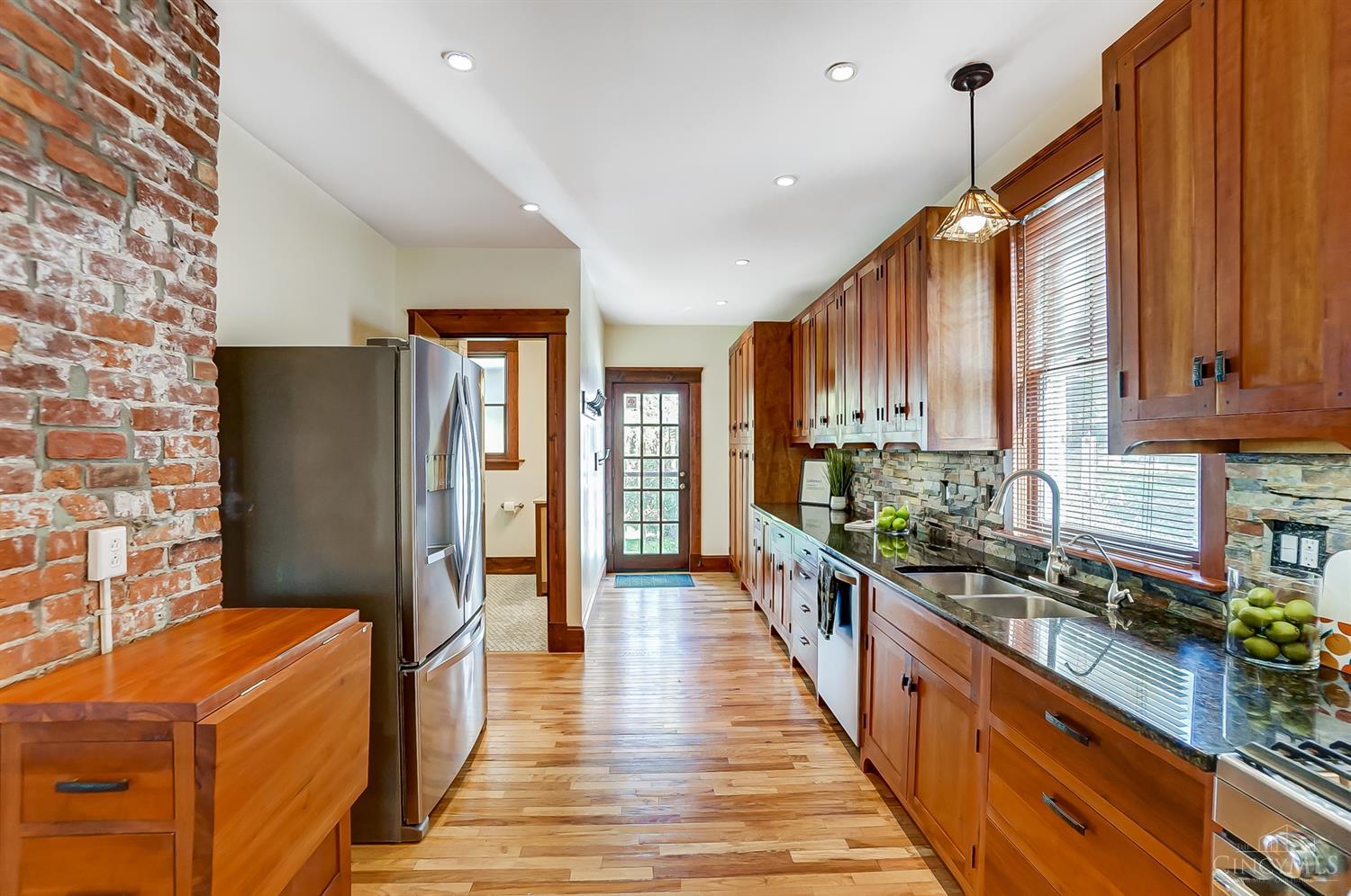 2726 Silverleaf Avenue