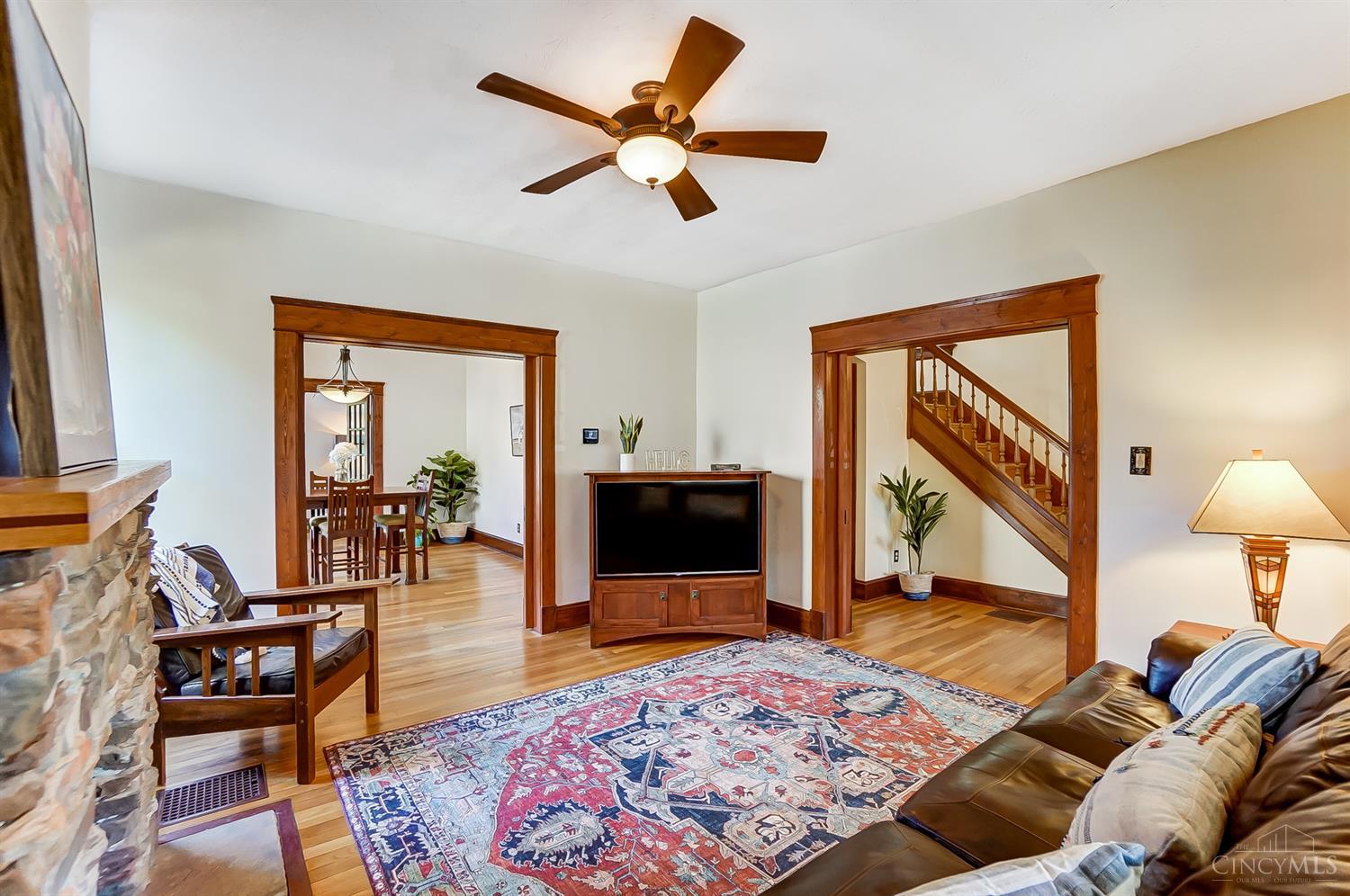 2726 Silverleaf Avenue