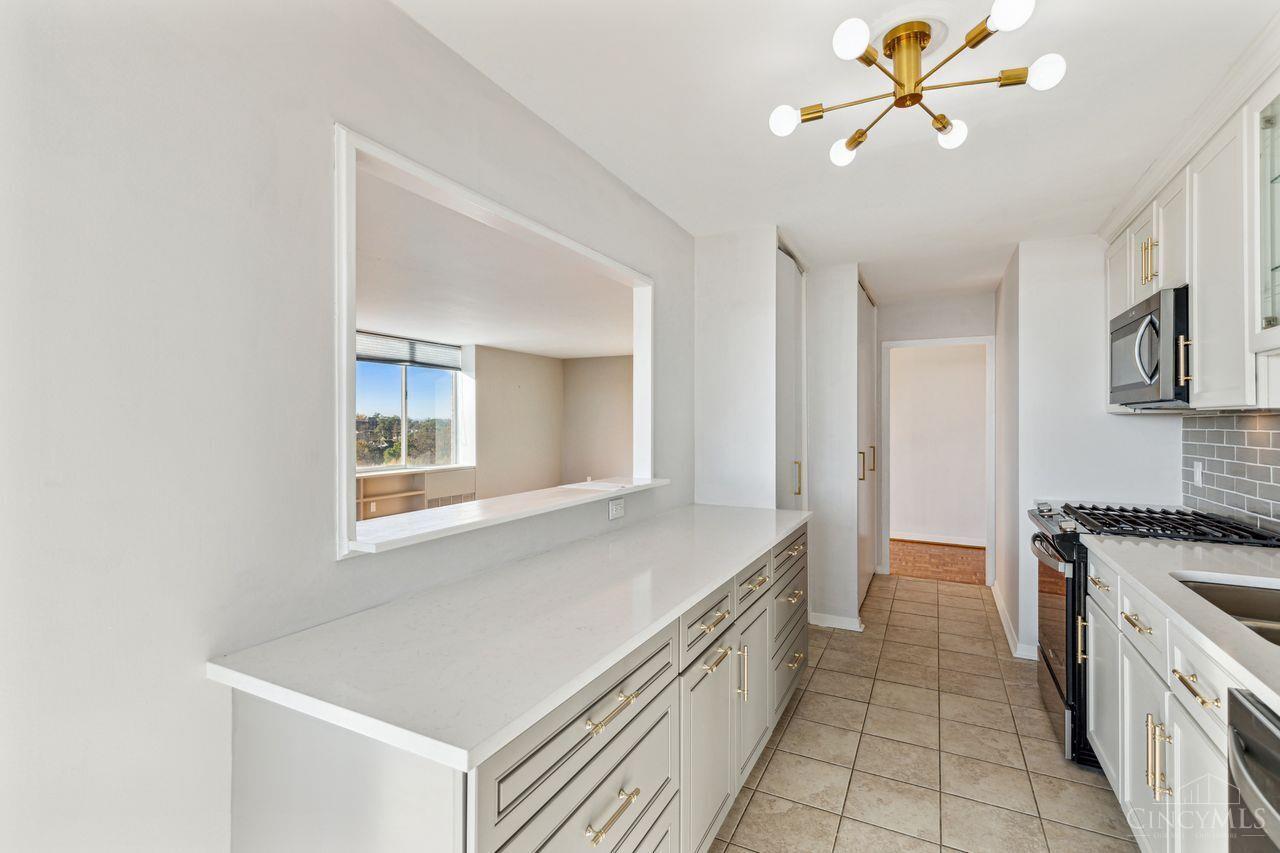 2324 Madison Road 1003