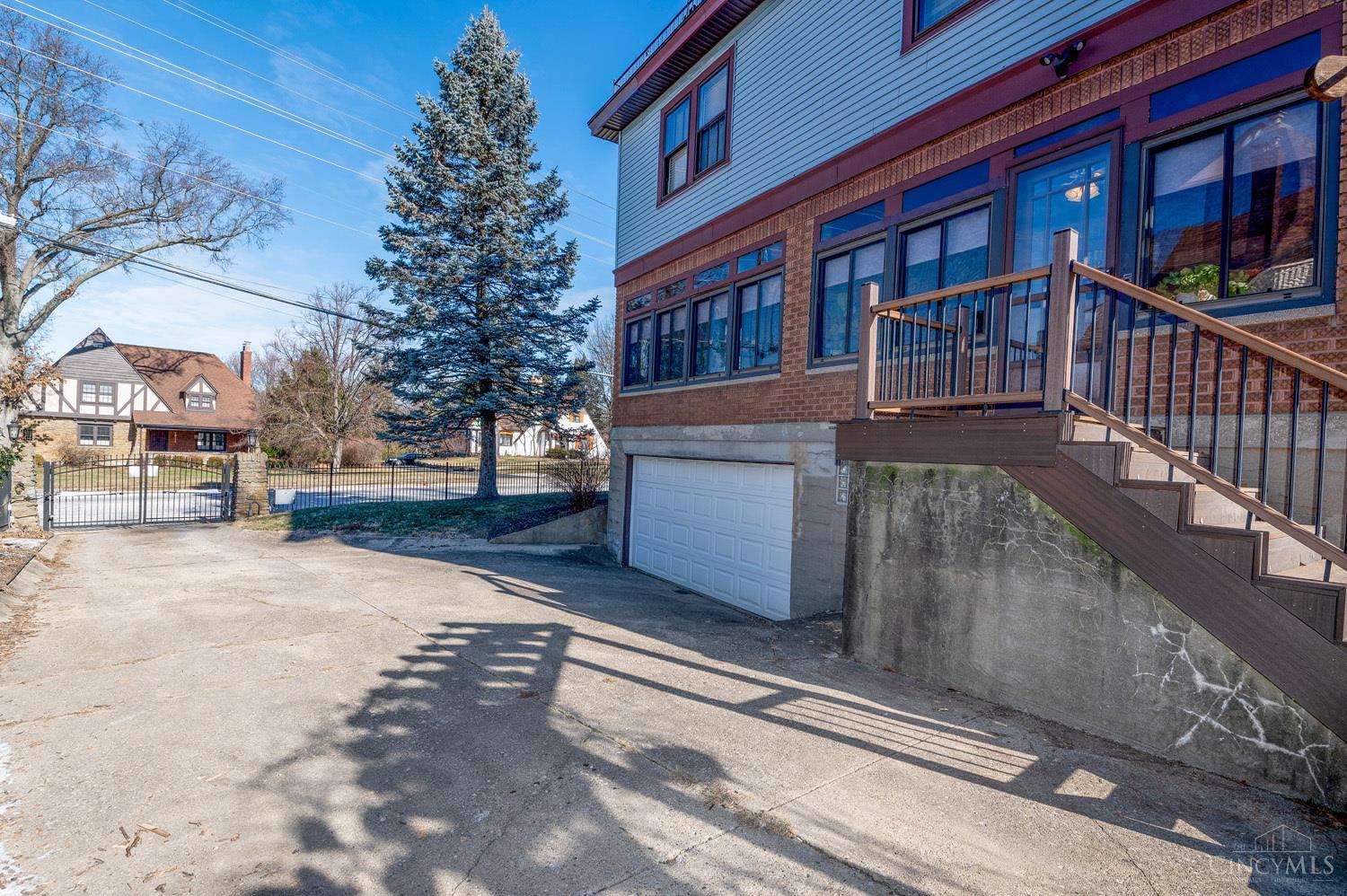 2502 W North Bend Road