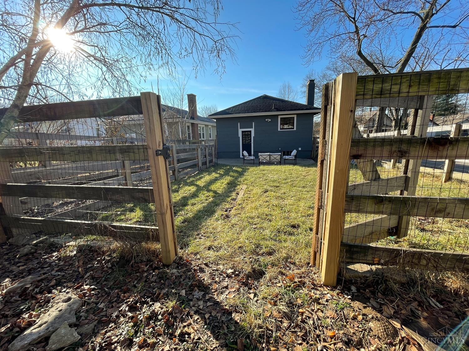 3102 Mapleleaf Avenue