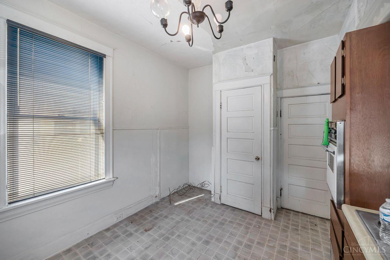 5552 Montgomery Road