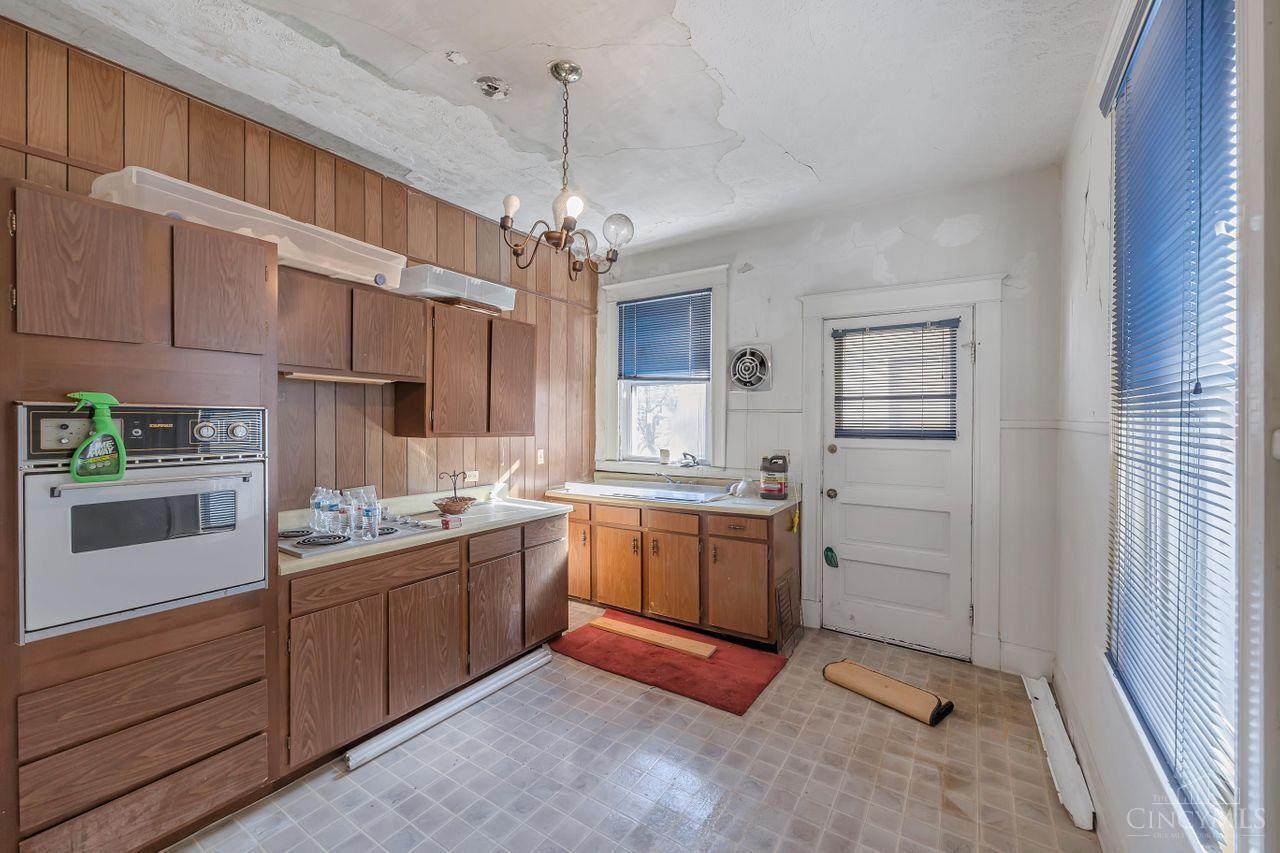 5552 Montgomery Road