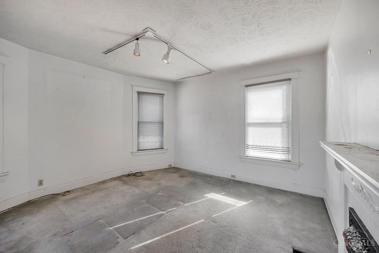 5552 Montgomery Road