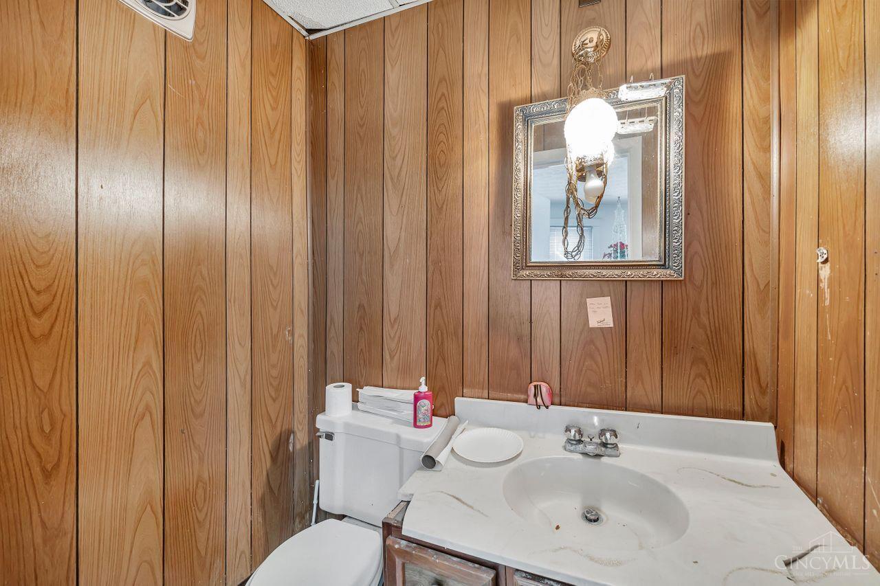 5552 Montgomery Road