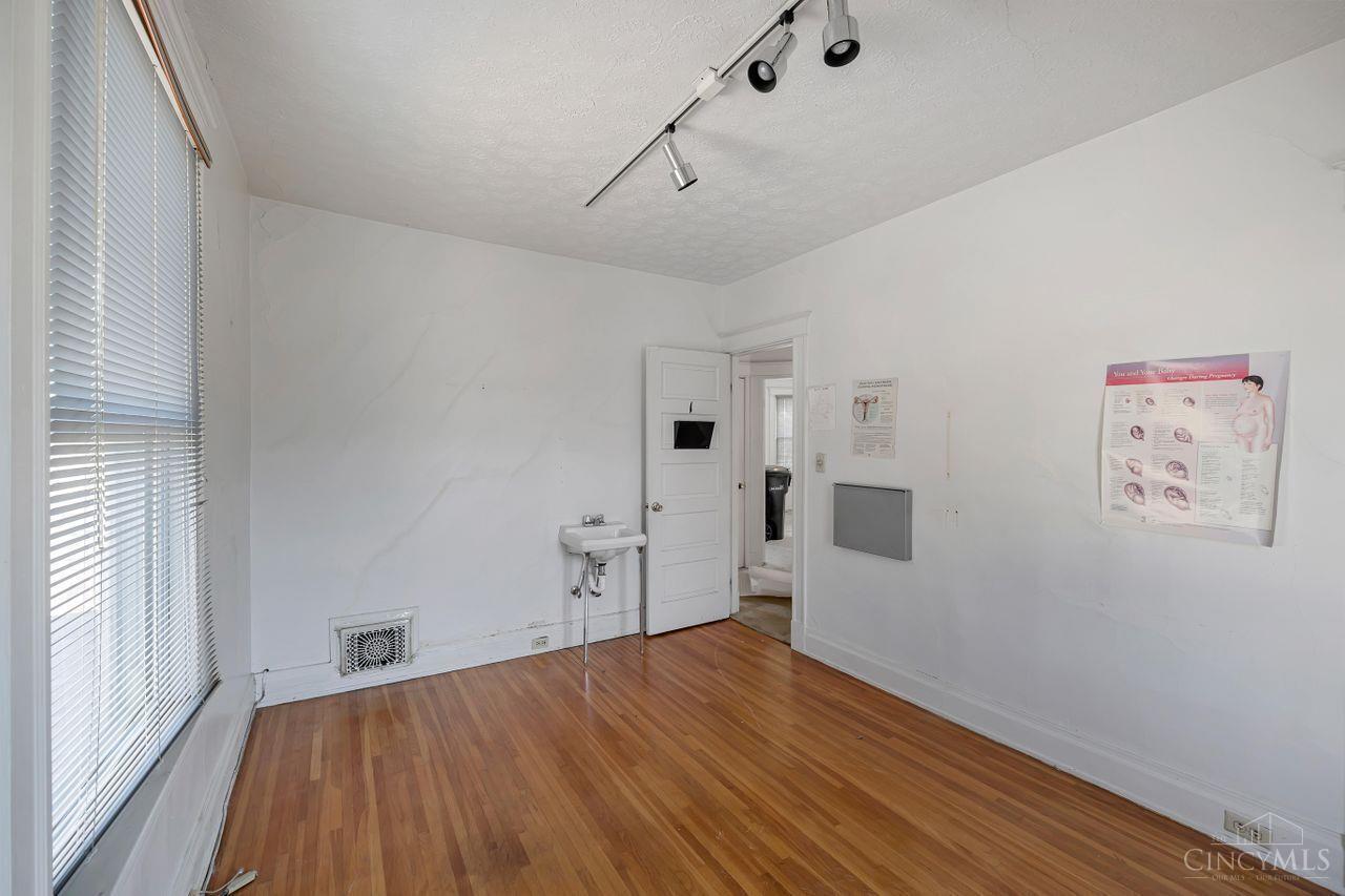 5552 Montgomery Road