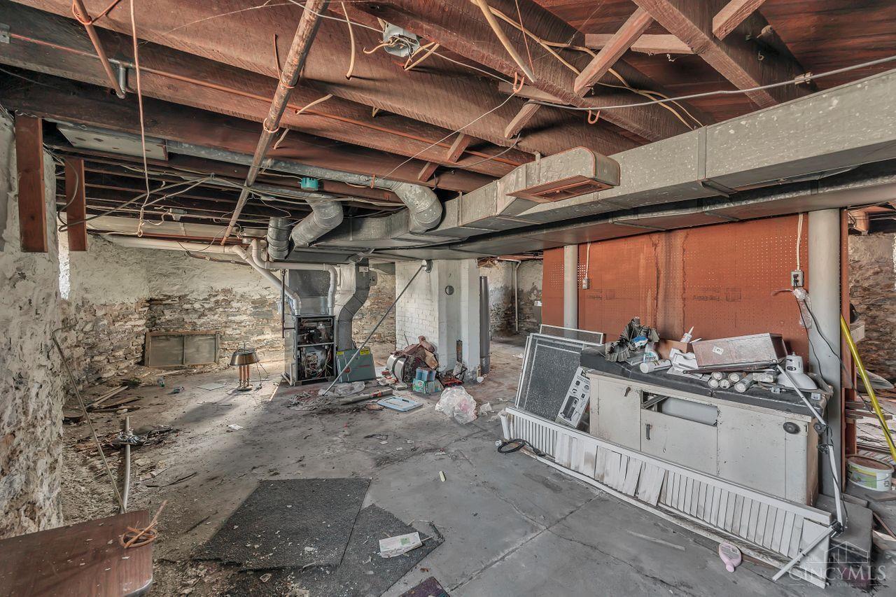 5552 Montgomery Road