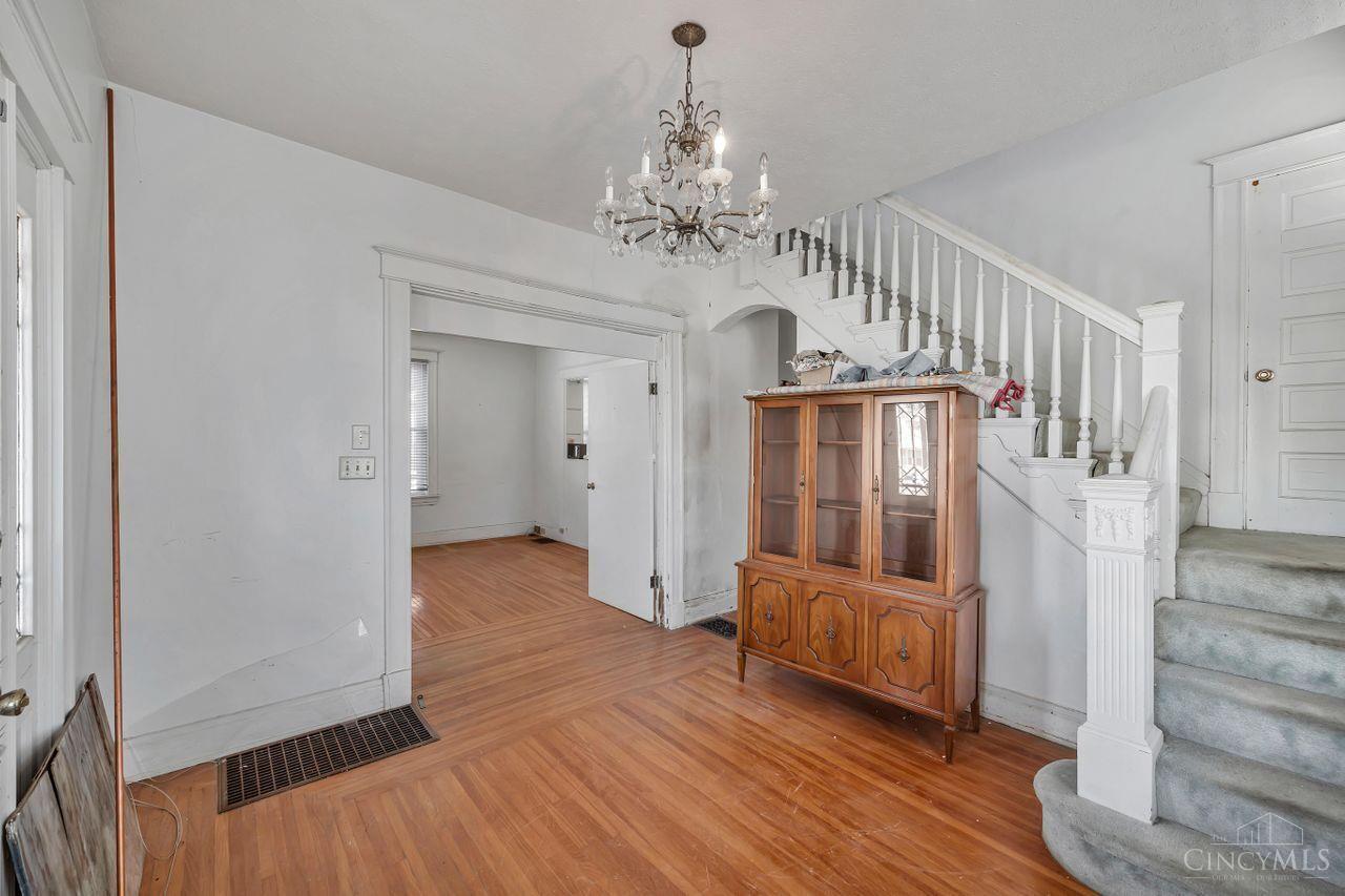 5552 Montgomery Road