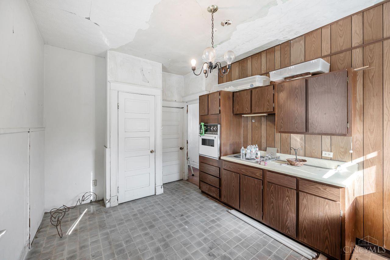 5552 Montgomery Road